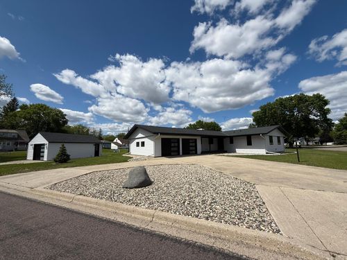 111 W Drache Ave, Buffalo Lake, MN, 55314 | Card Image