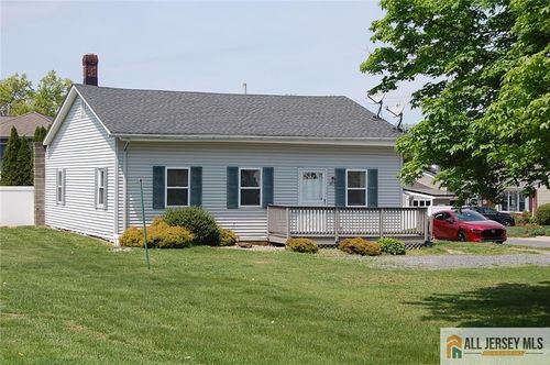 27 Kuhlthau Ave, Milltown, NJ, 08850-1831 | Card Image