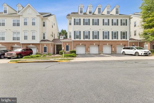6831 Hampton Bay Ln, GAINESVILLE, VA, 20155-6228 | Card Image