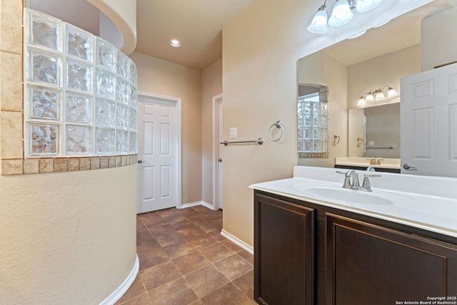 8903 Derby Dan, House other with 3 bedrooms, 3 bathrooms and null parking in Converse TX | Image 19