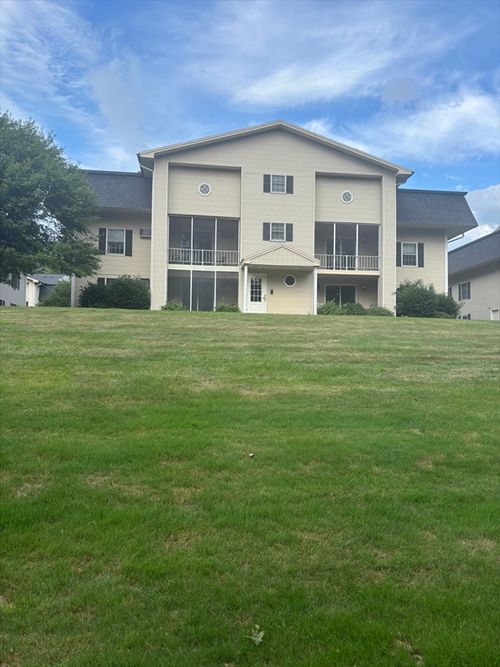 apt-68-41 W Summit St, South Hadley, MA, 01075-2775 | Card Image