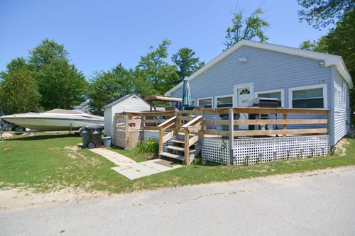 209 Chases Grove Rd, Derry, NH, 03038-5836 | Card Image