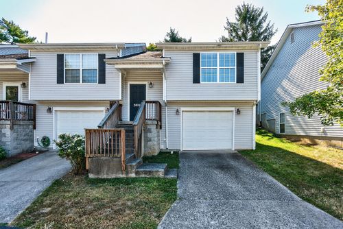 3663 Leisure Creek Ct, Lexington, KY, 40517-2902 | Card Image