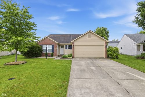 13847 Waycross Dr, Fishers, IN, 46038-4532 | Card Image