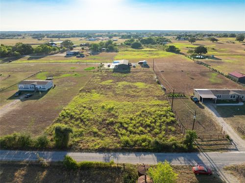 8 Cattlemens Row, Lockhart, TX, 78644 | Card Image