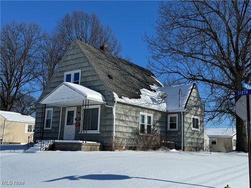 341 6th St Ne, Barberton, OH, 44203-2957 | Card Image