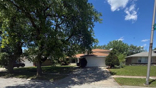 942 E 168th St, South Holland, IL, 60473-3011 | Card Image