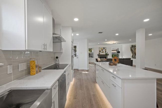 1915 Hollow Ridge Dr, House other with 4 bedrooms, 2 bathrooms and 2 parking in Cedar Park TX | Image 8