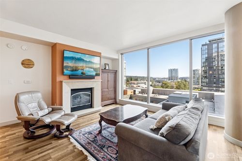 unit-1520-10650 Ne 9th Pl, Bellevue, WA, 98004-5072 | Card Image
