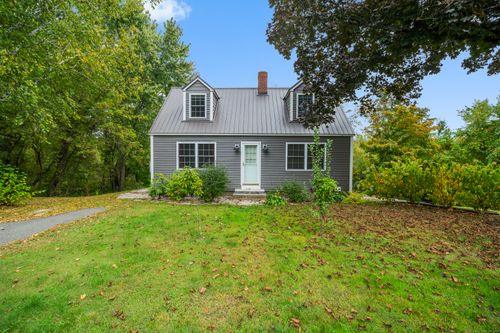 57 S Main St, East Granby, CT, 06026-9550 | Card Image