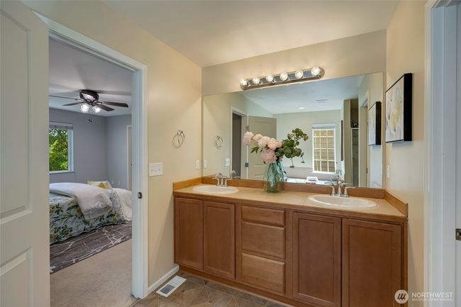 18307 38 Th Dr Se, Townhouse with 4 bedrooms, 3 bathrooms and 2 parking in Bothell WA | Image 27