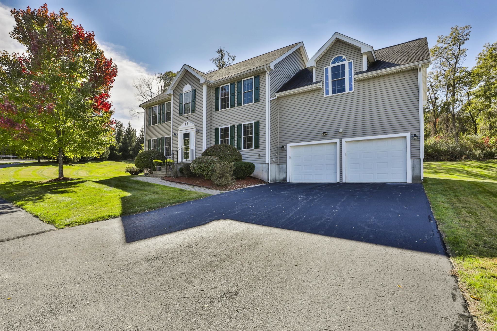 2 Constantine Drive, For Sale in Nashua Zoocasa