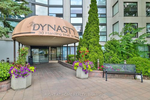 802-30 Harding Blvd W, Richmond Hill, ON, L4C9M3 | Card Image