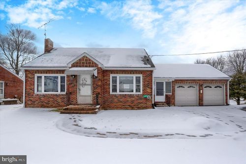 678 Littlestown Rd, LITTLESTOWN, PA, 17340-9437 | Card Image