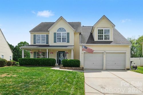 7720 Shiny Meadow Ln, Charlotte, NC, 28215-7384 | Card Image