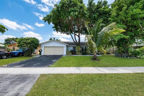 9330 Nw 39th St, Sunrise, FL, 33351-5912 | Card Image
