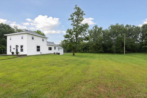 716 N Cass Ave, Vassar, MI, 48768-1427 | Card Image