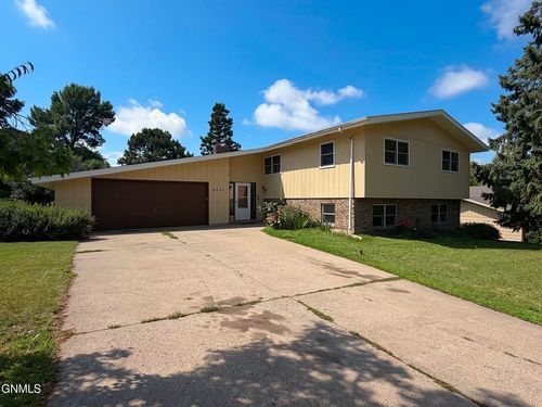 2431 E Boulevard Avenue, Bismarck, ND, 58501 | Card Image