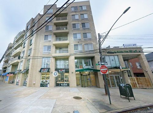 4j-81-15 Queens Blvd, Elmhurst, NY, 11373-3777 | Card Image