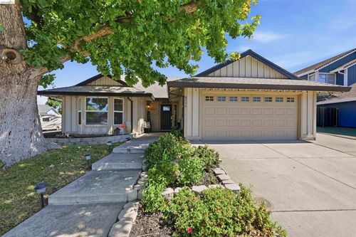 8245 Auberry Dr, Sacramento, CA, 95828-5716 | Card Image