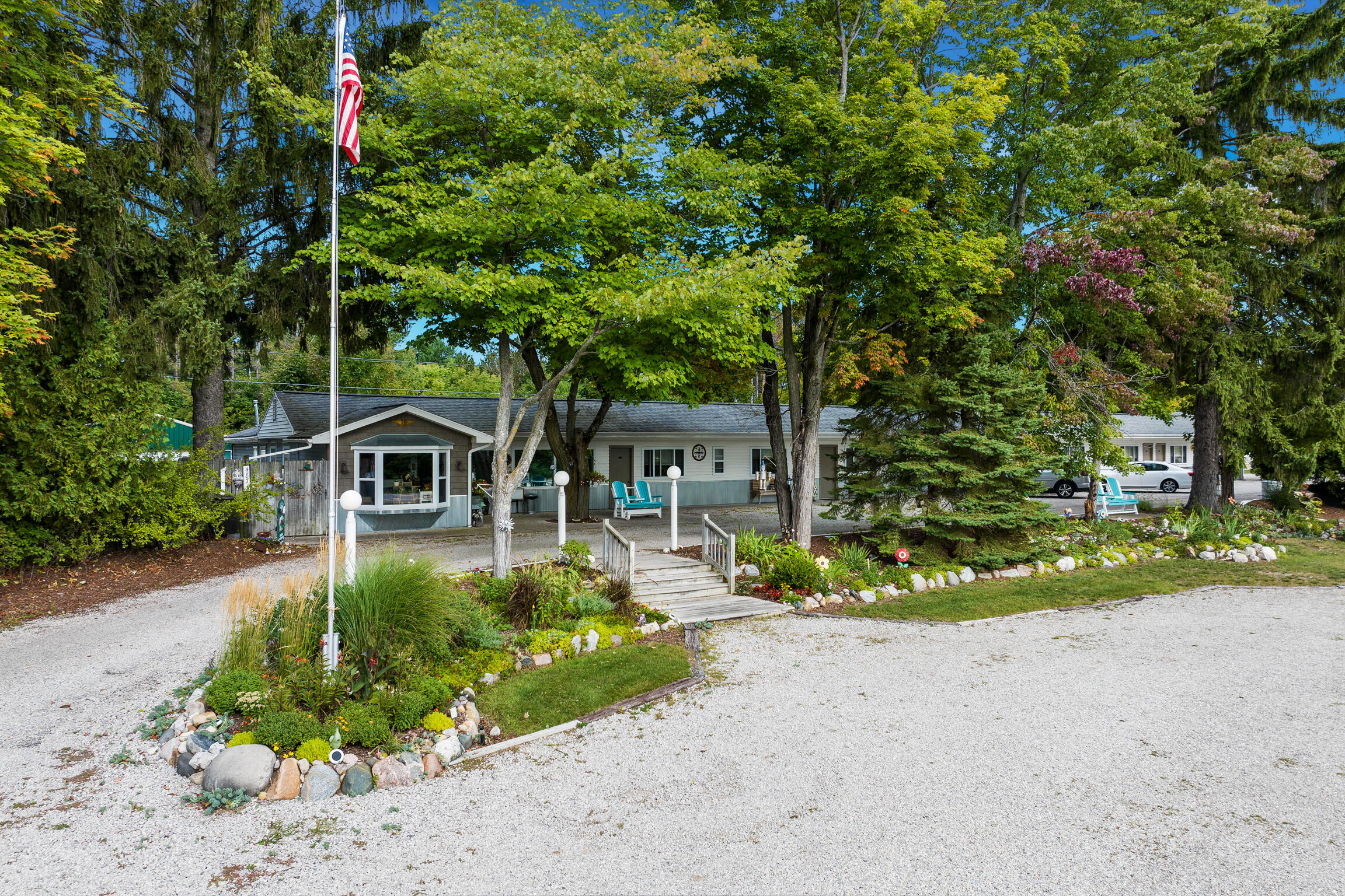 Commercial Sale in Central Lake 2