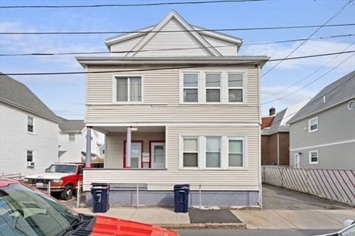 19 Heath St, Everett, MA, 02149-1806 | Card Image