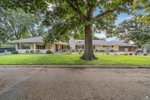 222 Pine Drive, Manhattan, KS, 66502 | Card Image
