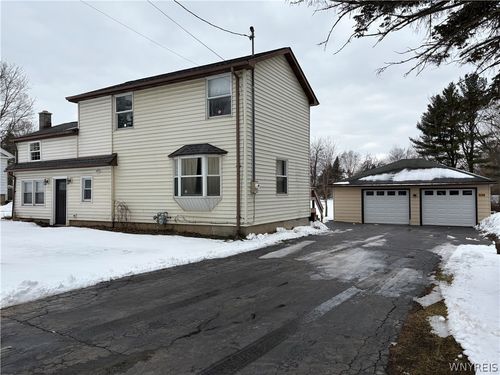 5258 Chestnut Ridge Rd, Orchard Park, NY, 14127-3205 | Card Image