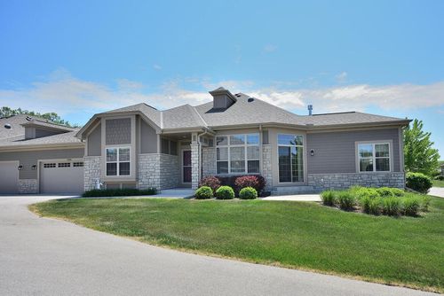 4380 Nighthawk Trail, Brookfield, WI, 53005 | Card Image