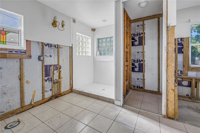 Master Bathroom handicap modified. | Image 15