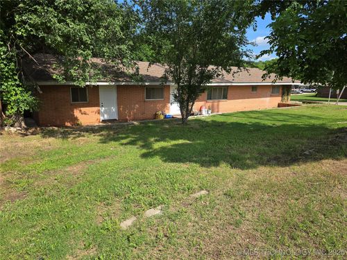 502 Granite St, Pawnee, OK, 74058-2561 | Card Image