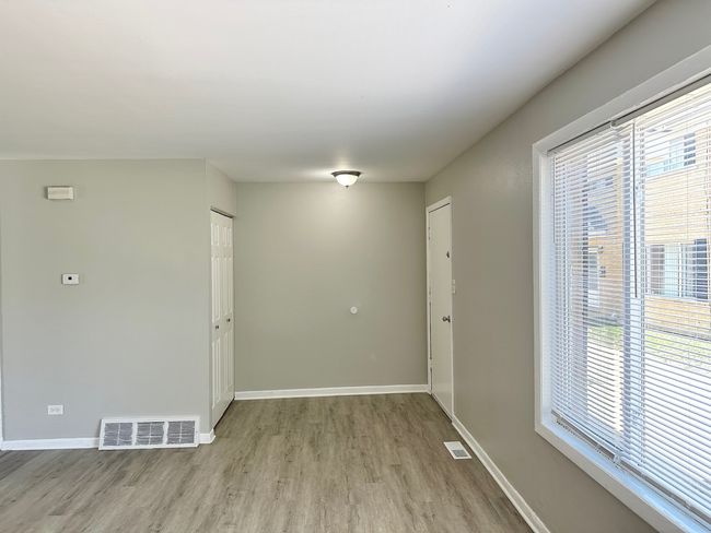D - 1721 E Roosevelt Rd, Townhouse with 3 bedrooms, 2 bathrooms and 1 parking in Wheaton IL | Image 9
