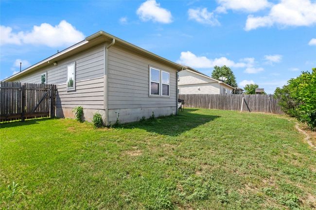 336 Waterloo Dr, House other with 3 bedrooms, 2 bathrooms and 4 parking in Kyle TX | Image 25