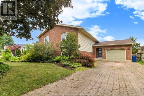 62 University Dr, Chatham, ON, N7L4V5 | Card Image