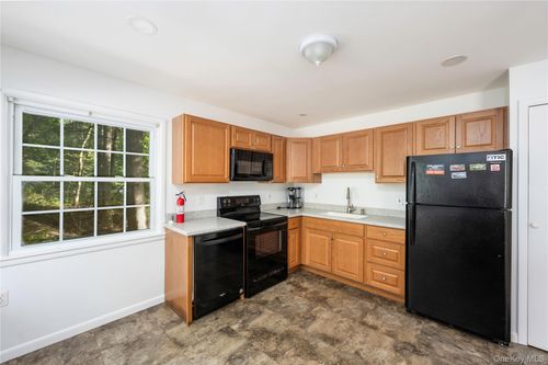 71 Arthursburg Rd, Lagrangeville, NY, 12540-5932 | Card Image