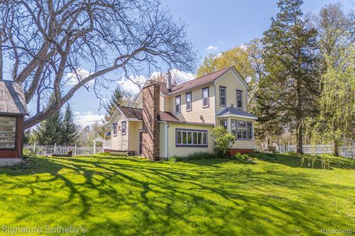 9827 Kennedy Rd, Munith, MI, 49259-9755 | Card Image