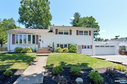 7 Harrison St, Dumont, NJ, 07628-1307 | Card Image