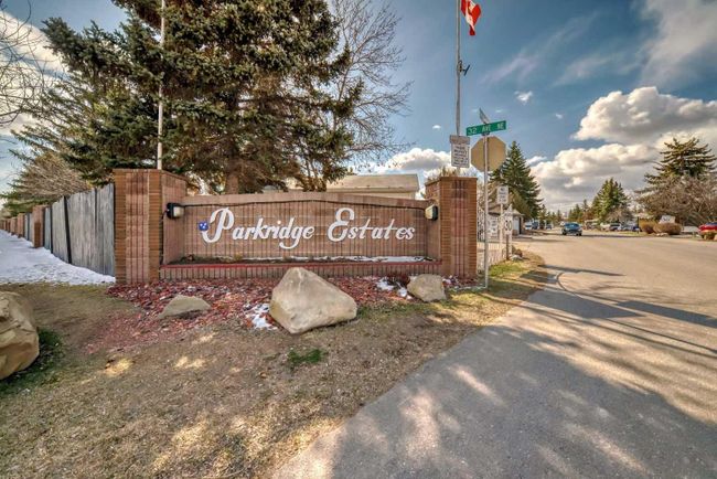 3207 Burroughs Manor Ne, Home with 2 bedrooms, 1 bathrooms and 2 parking in Calgary AB | Image 24