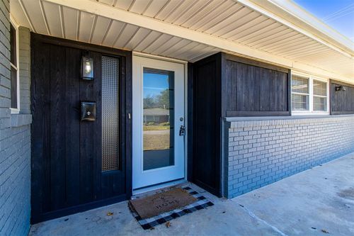 1712 N Pennsylvania Ave, Shawnee, OK, 74804-3861 | Card Image