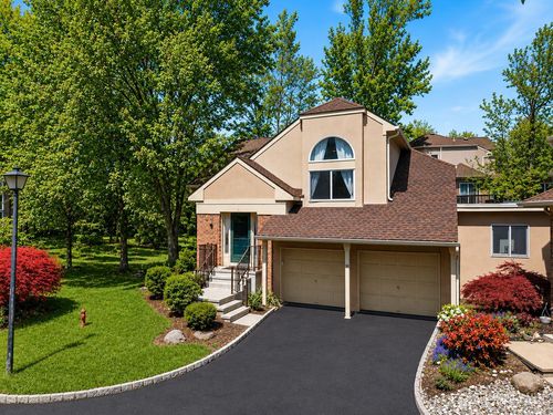 15 Kingsland Cir, Monmouth Junction, NJ, 08852-2514 | Card Image