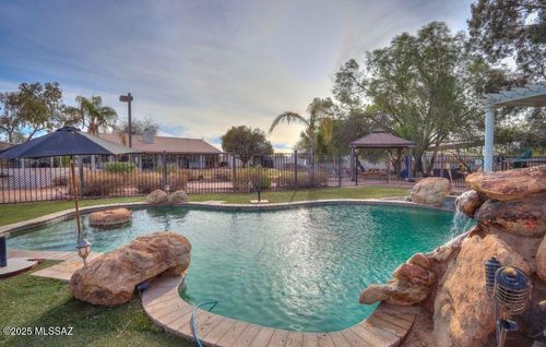 15076 W Belmont Dr, Casa Grande, AZ, 85194-7352 | Card Image