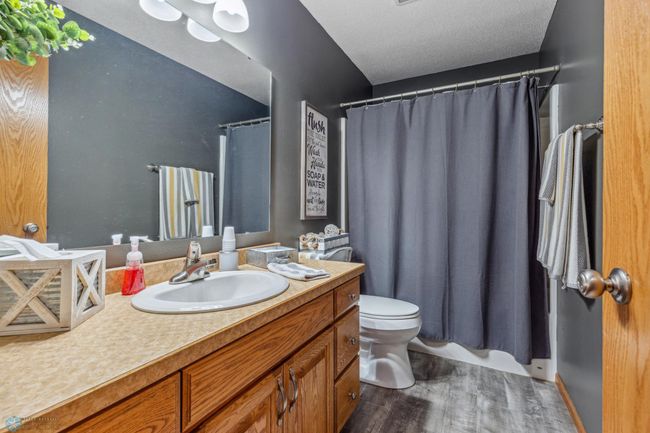 Bathroom downstairs | Image 30
