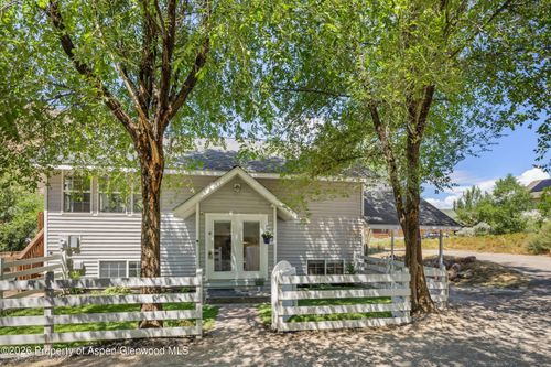 389 Grand Butte Ln, New Castle, CO, 81647-8402 | Card Image