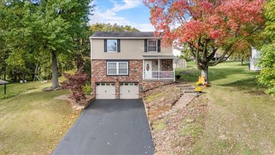 111 Sunview Dr, House other with 3 bedrooms, 2 bathrooms and 2 parking in Chippewa Twp PA | Image 2