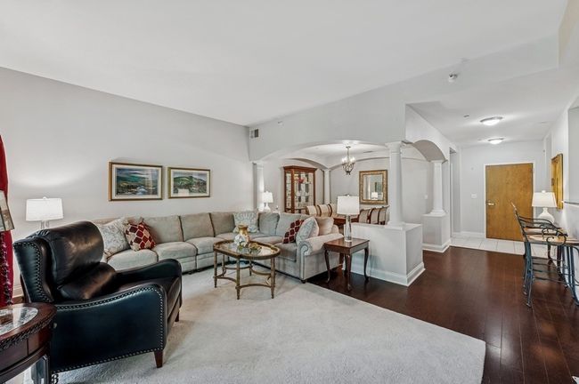 APT-409 - 2700 Summit Dr, Condo with 2 bedrooms, 2 bathrooms and 1 parking in Glenview IL | Image 4