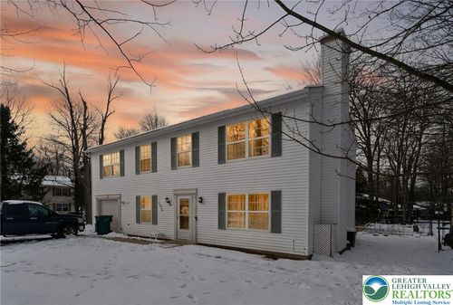 6318 Ventnor Dr, Coolbaugh Twp, PA, 18466-3283 | Card Image