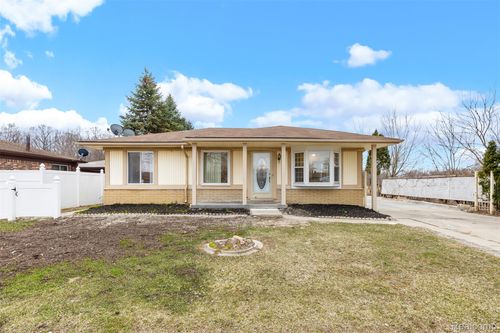 15680 Gulley St, Taylor, MI, 48180-5062 | Card Image