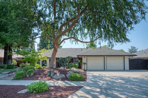 591 E Warwick Ave, Fresno, CA, 93720-1737 | Card Image