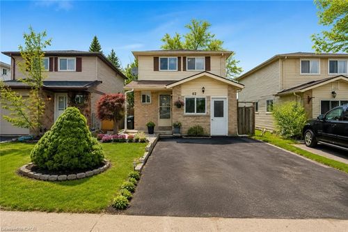 62 Corbett Dr, Barrie, ON, L4M5V2 | Card Image