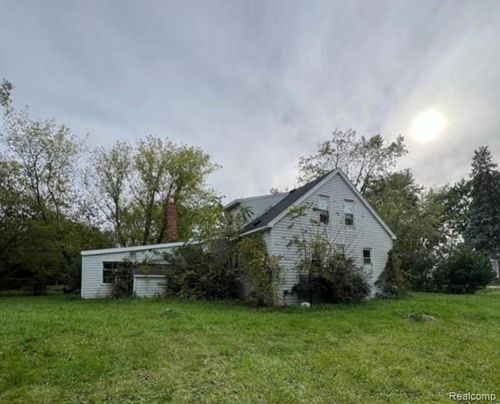 3193 Myrton St, Burton, MI, 48529-1021 | Card Image